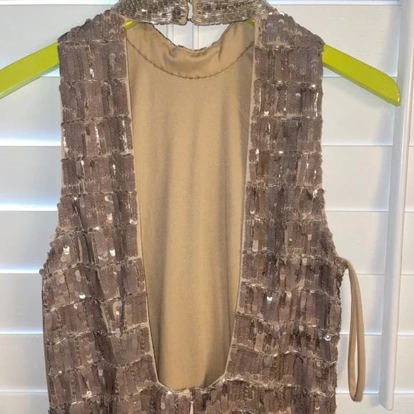 SOLD- MAC DUGGAL Sequined High Neck Sleeveless Column Gown In Taupe Size 6 NWT - Picture 6 of 9